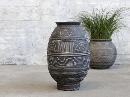 Vase med antikt ku lmnster H42,5/D27 cm , hemmetshjarta.dk