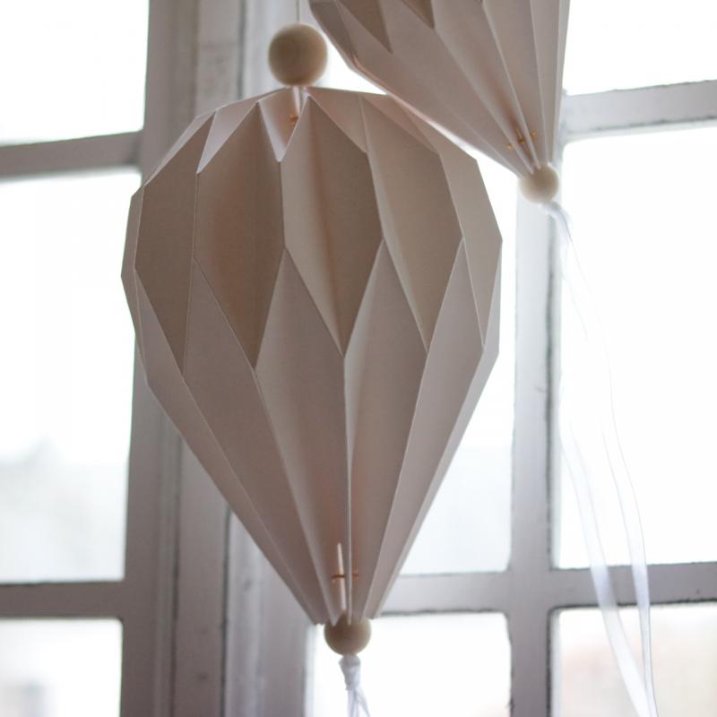 Papirballon med tygremser 85 cm - hvid , hemmetshjarta.dk