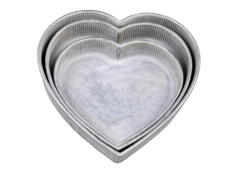 Dekorativt fad bakke med riller hjerte 3-pack antik zink H7,5/L37/B37 cm , hemmetshjarta.dk