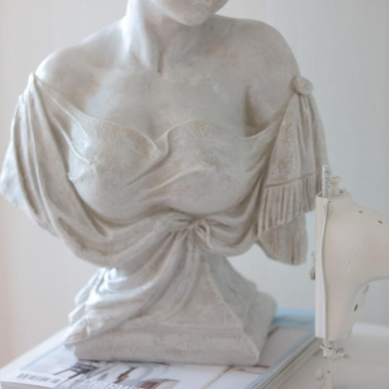 A Lot Dekoration - Dekoration Buste 49 cm - antik hvid , hemmetshjarta.dk